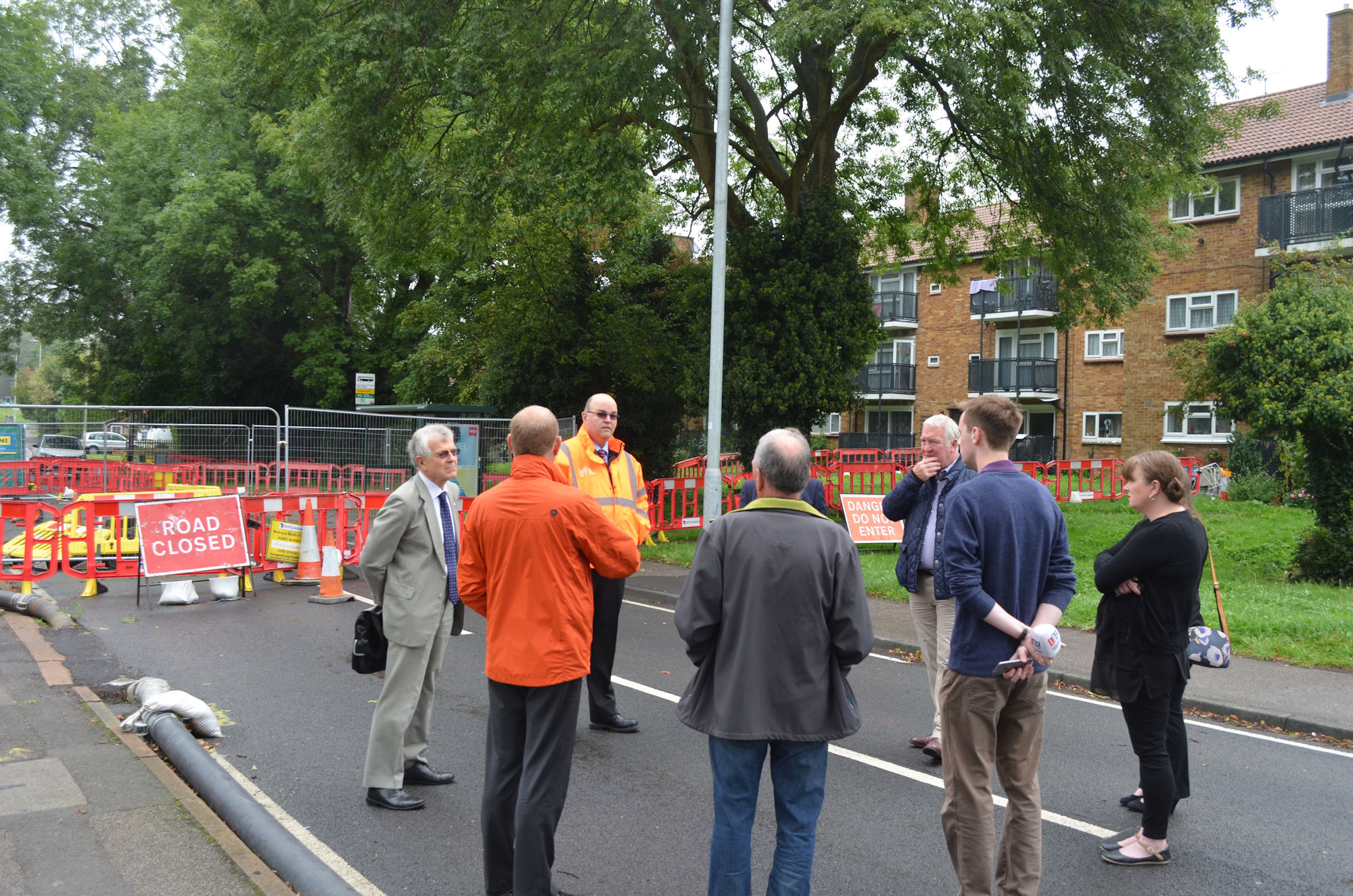 MP convenes site meeting at High Street Green sinkhole Hemel