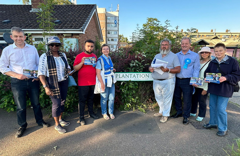 Andrew Williams talking to residents in Gadebridge